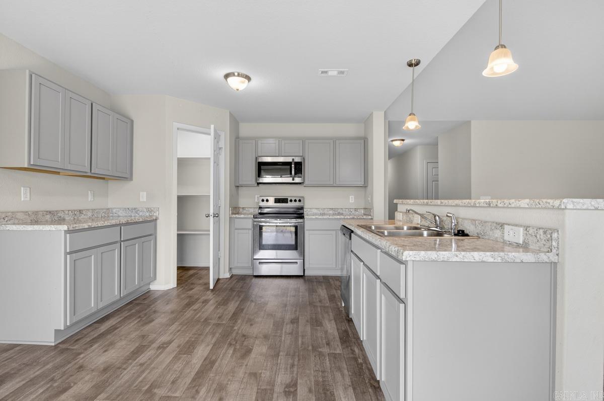 31 Avant Garde  Little Rock, AR