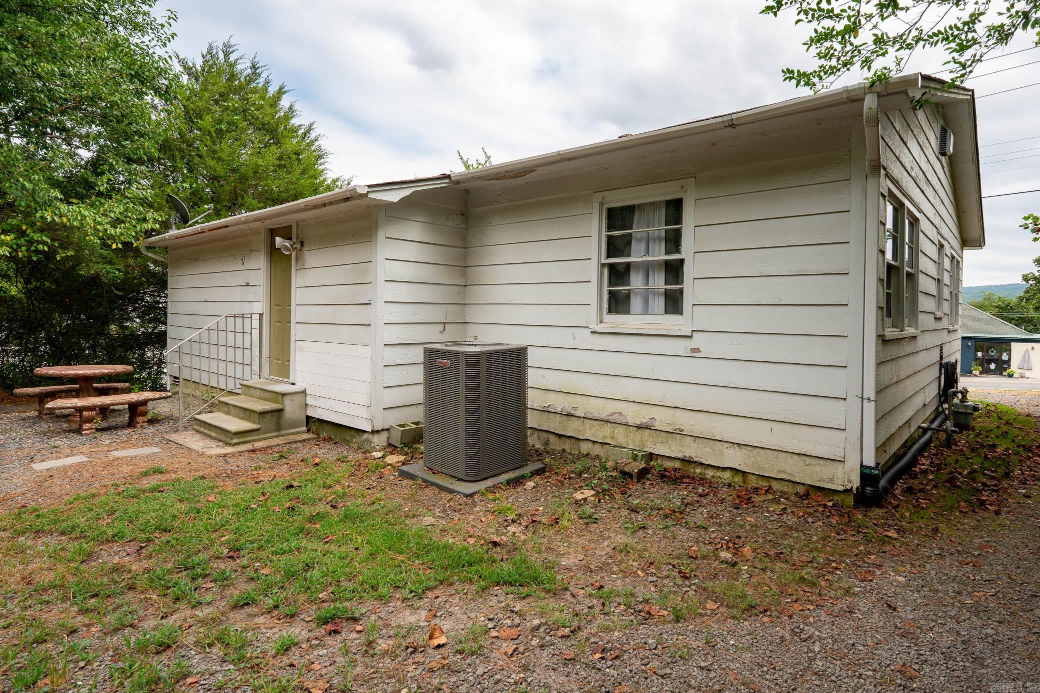 1204 W Main  Heber Springs, AR