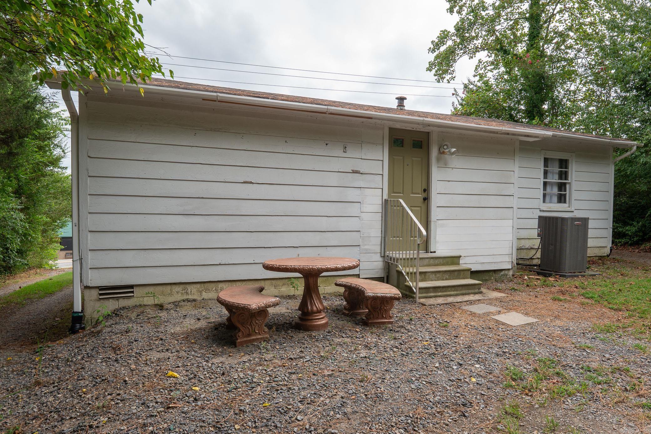 1204 W Main  Heber Springs, AR