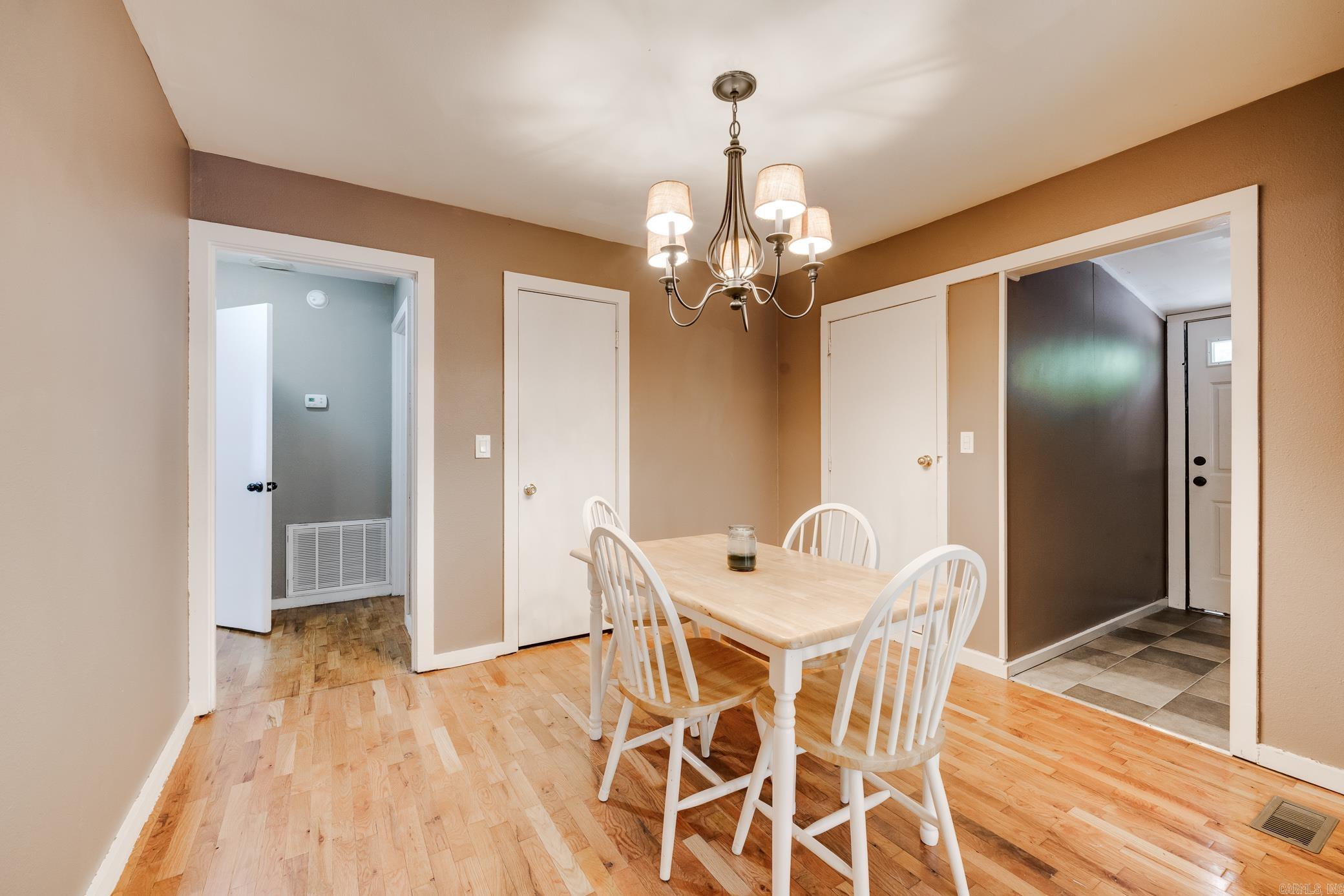 1204 W Main  Heber Springs, AR