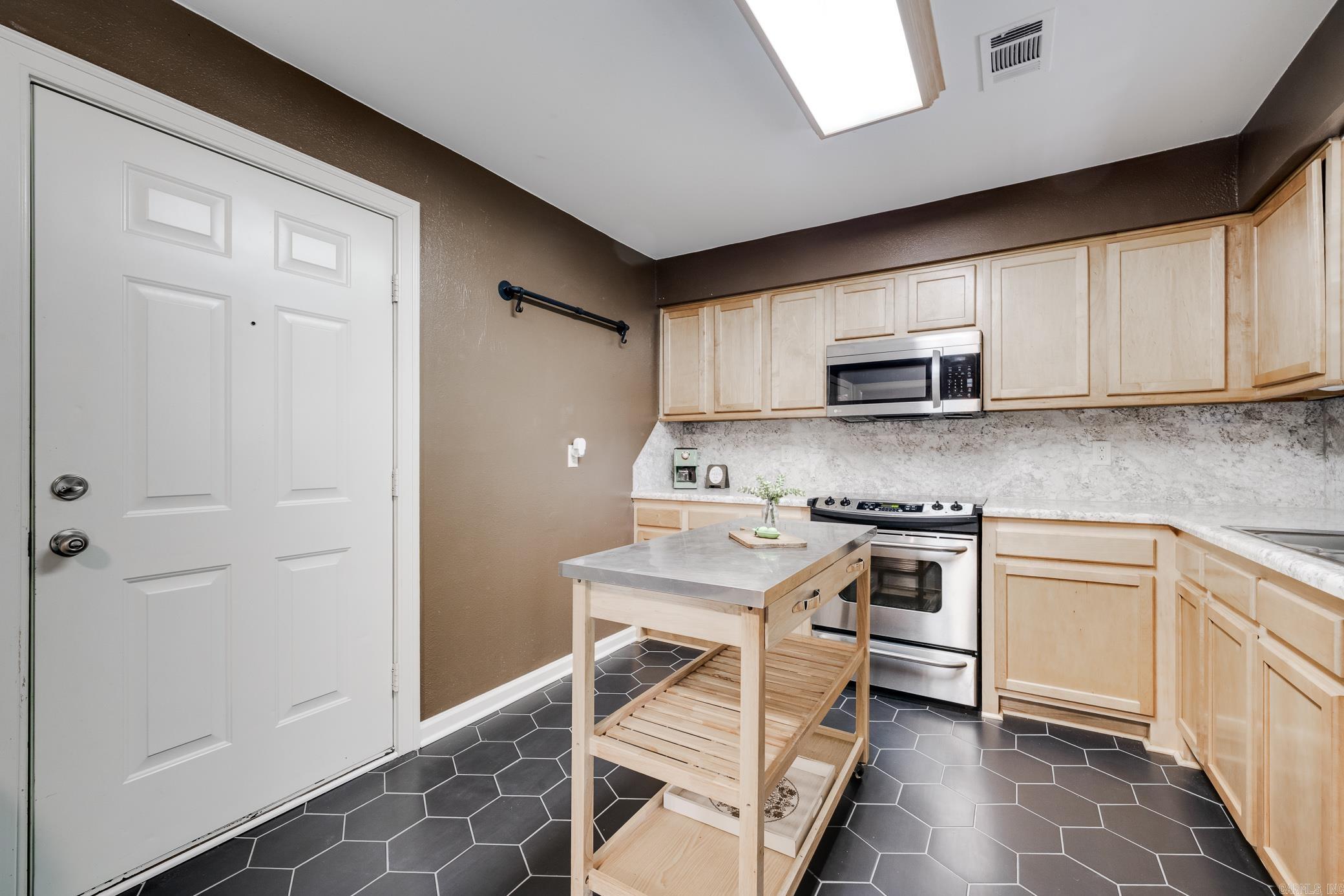 3 Hawthorne  Conway, AR