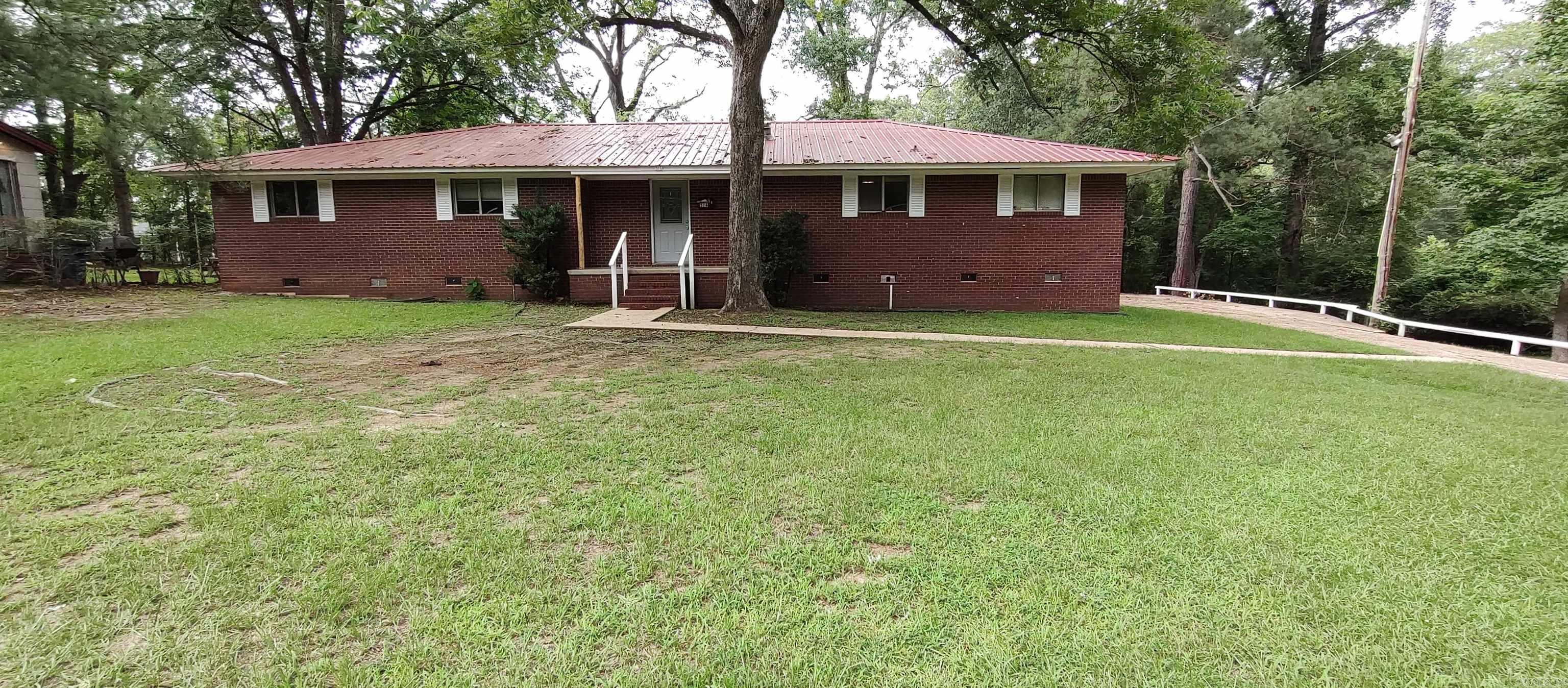 516  Oxford  Camden, AR