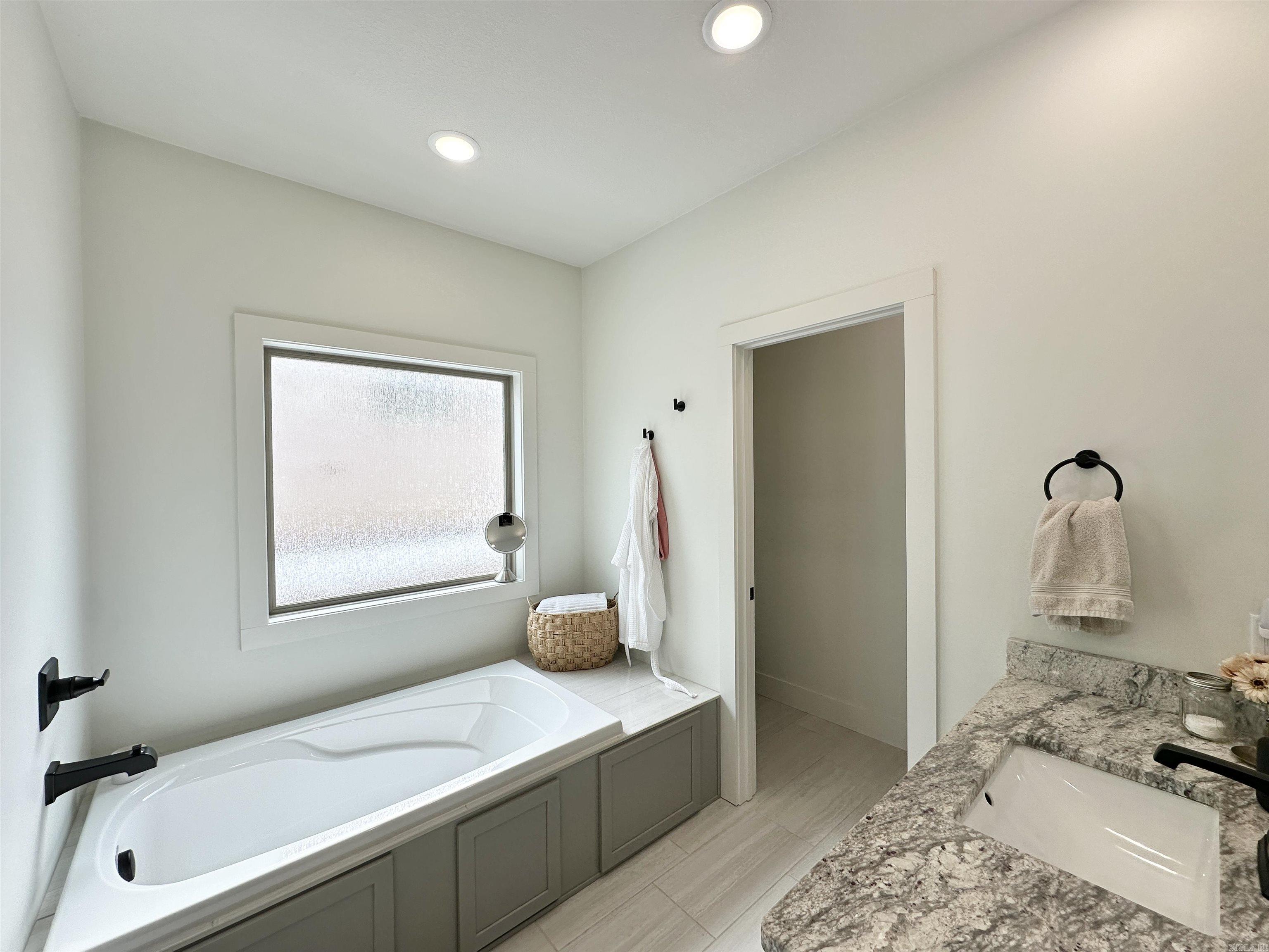 3420 Valencia  Jonesboro, AR