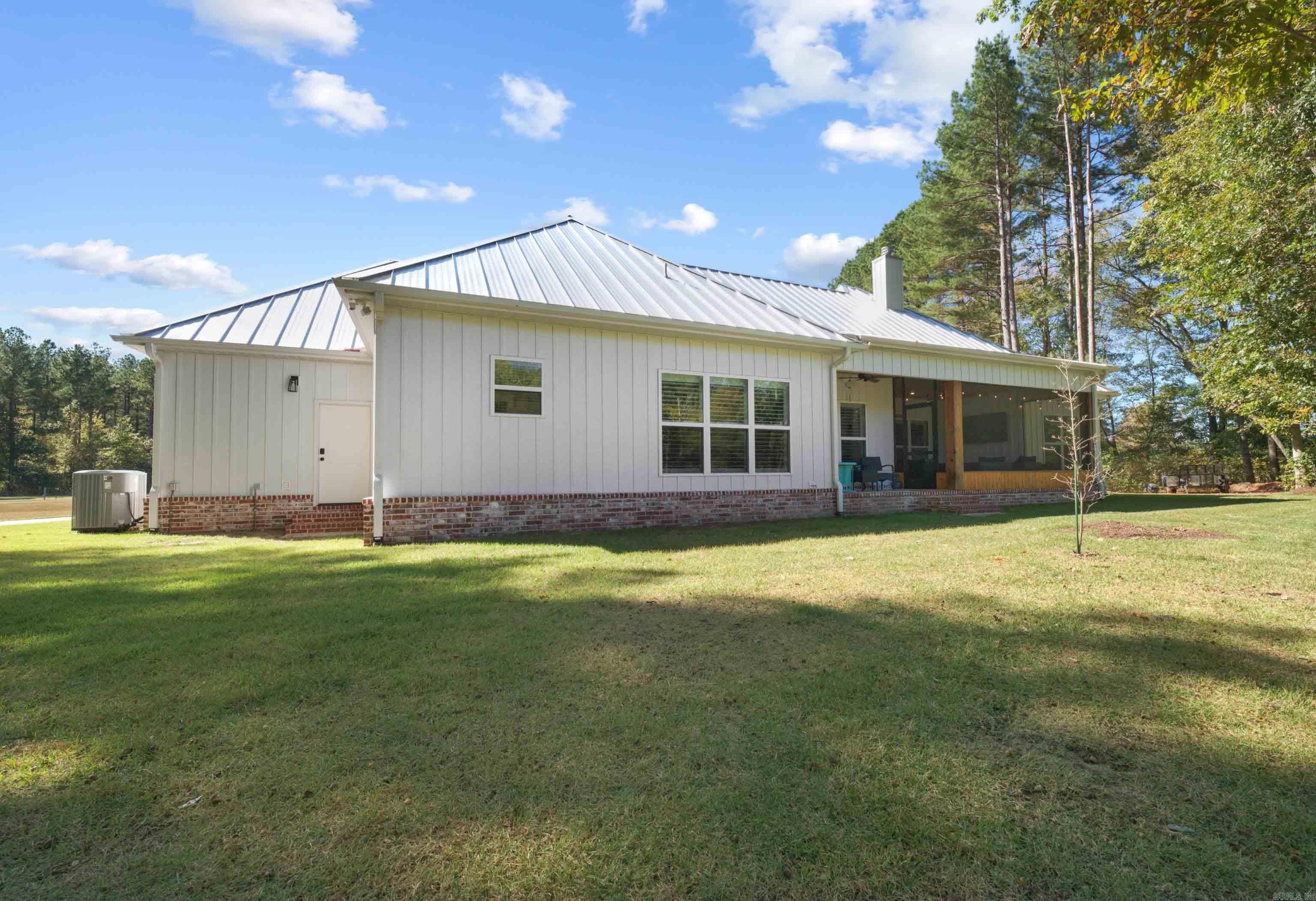 57 Iveon Clay Rd.  Pangburn, AR