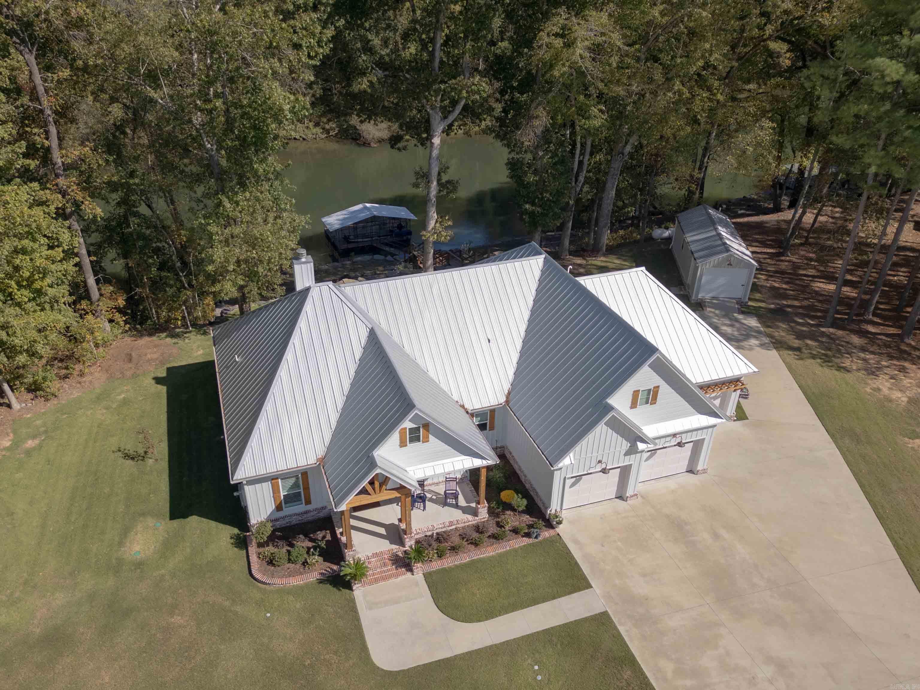 57 Iveon Clay Rd.  Pangburn, AR