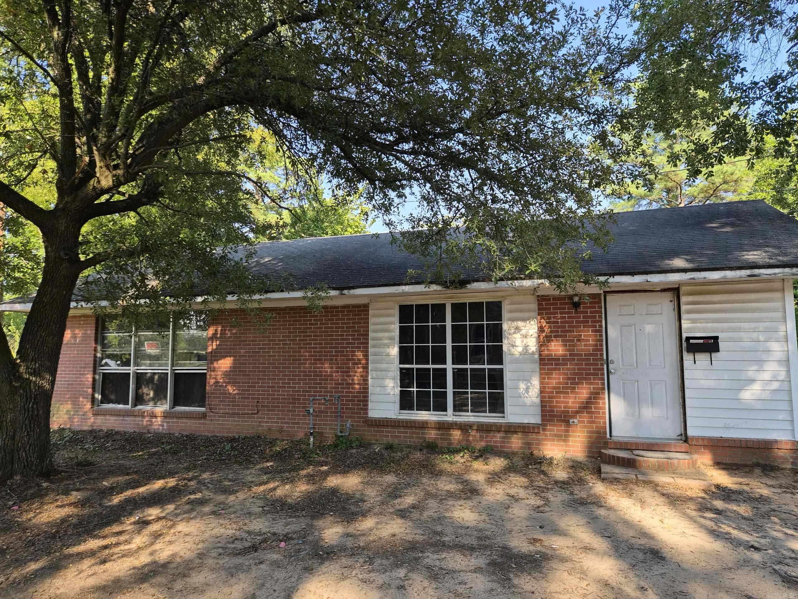 1707 S Oak  Pine Bluff, AR