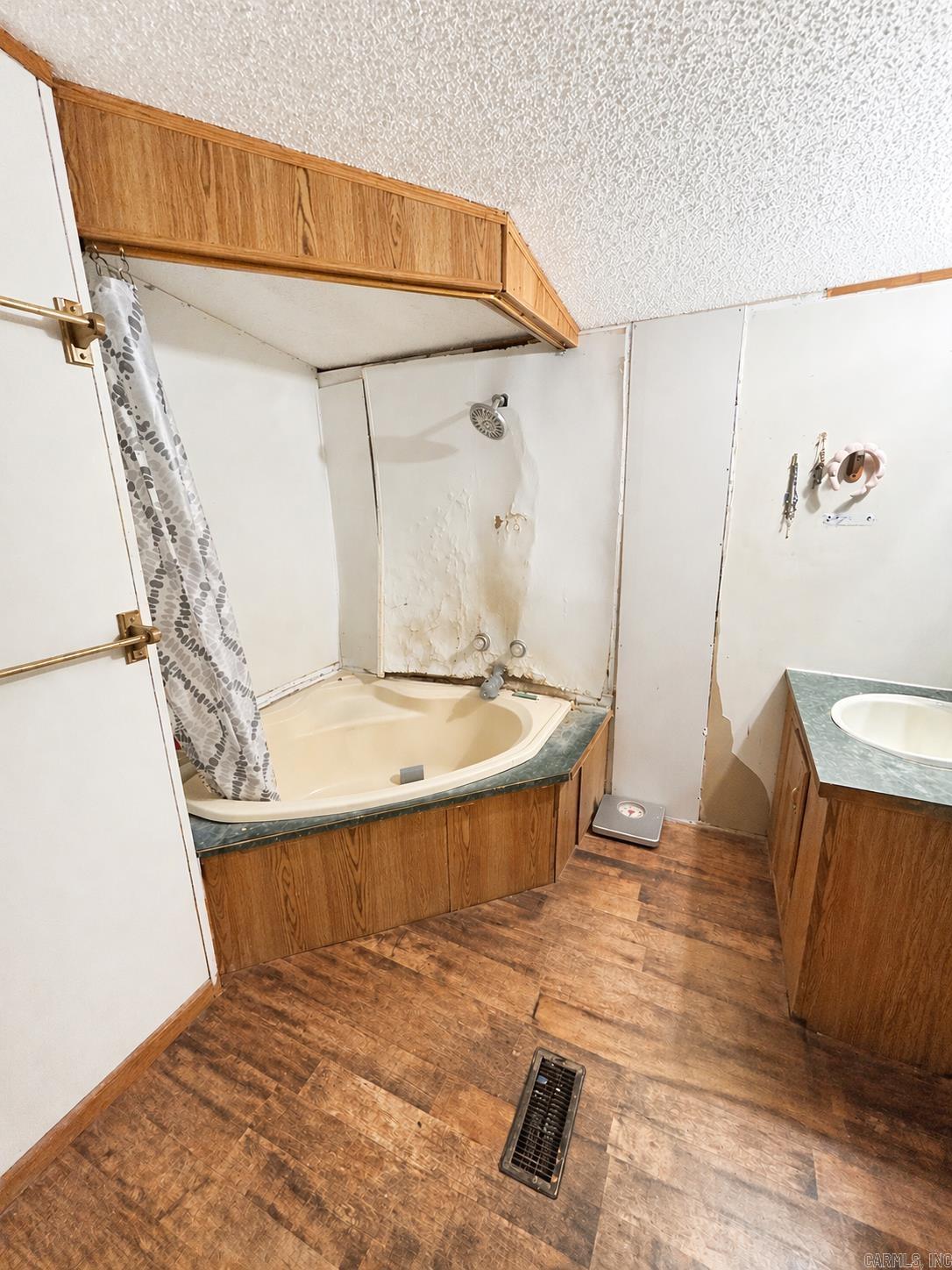 5377 N HWY 27  Story, AR