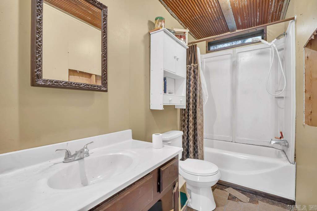 26 Tucker Mtn.  Solgohachia, AR