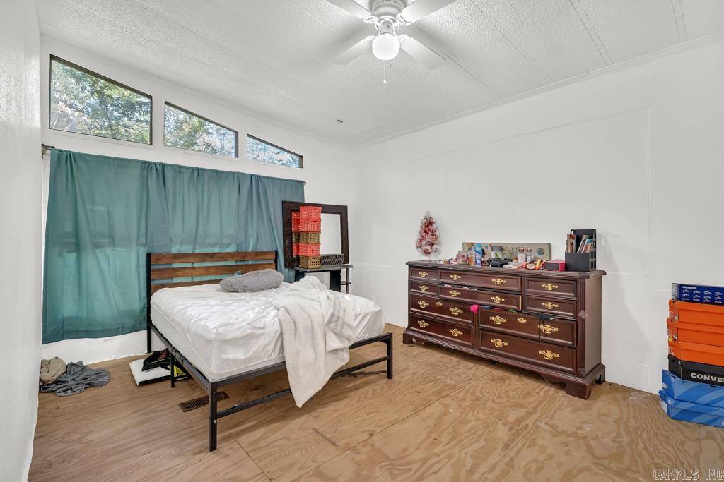 26 Tucker Mtn.  Solgohachia, AR