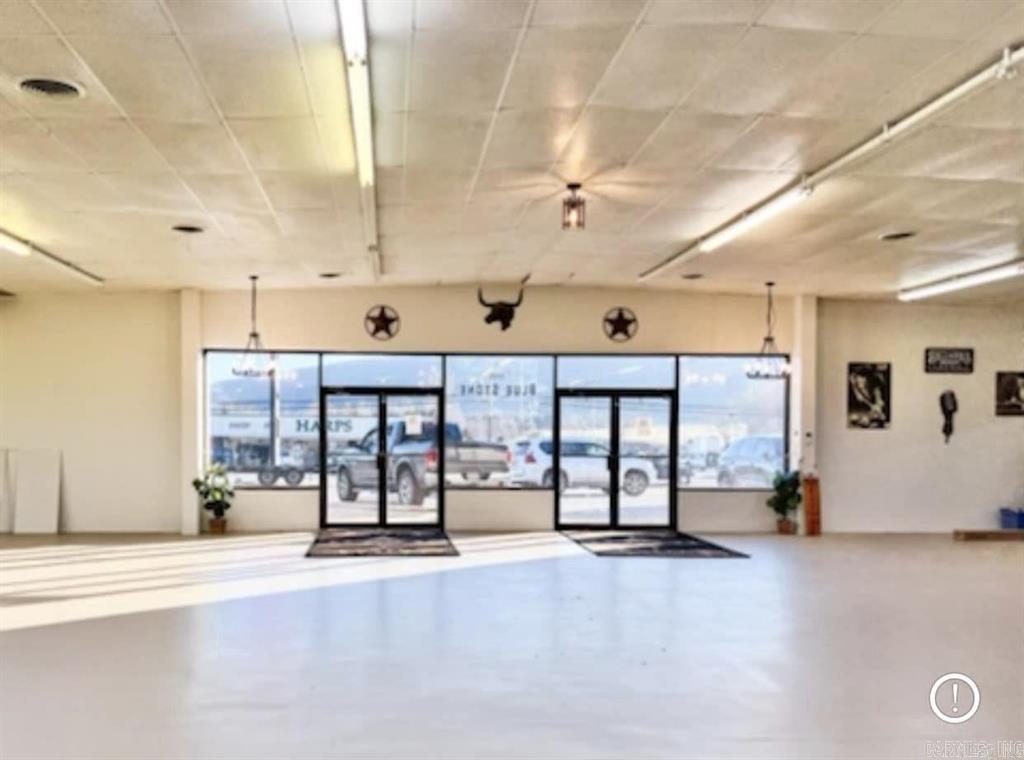 906 E Main Street  Mountain View, AR