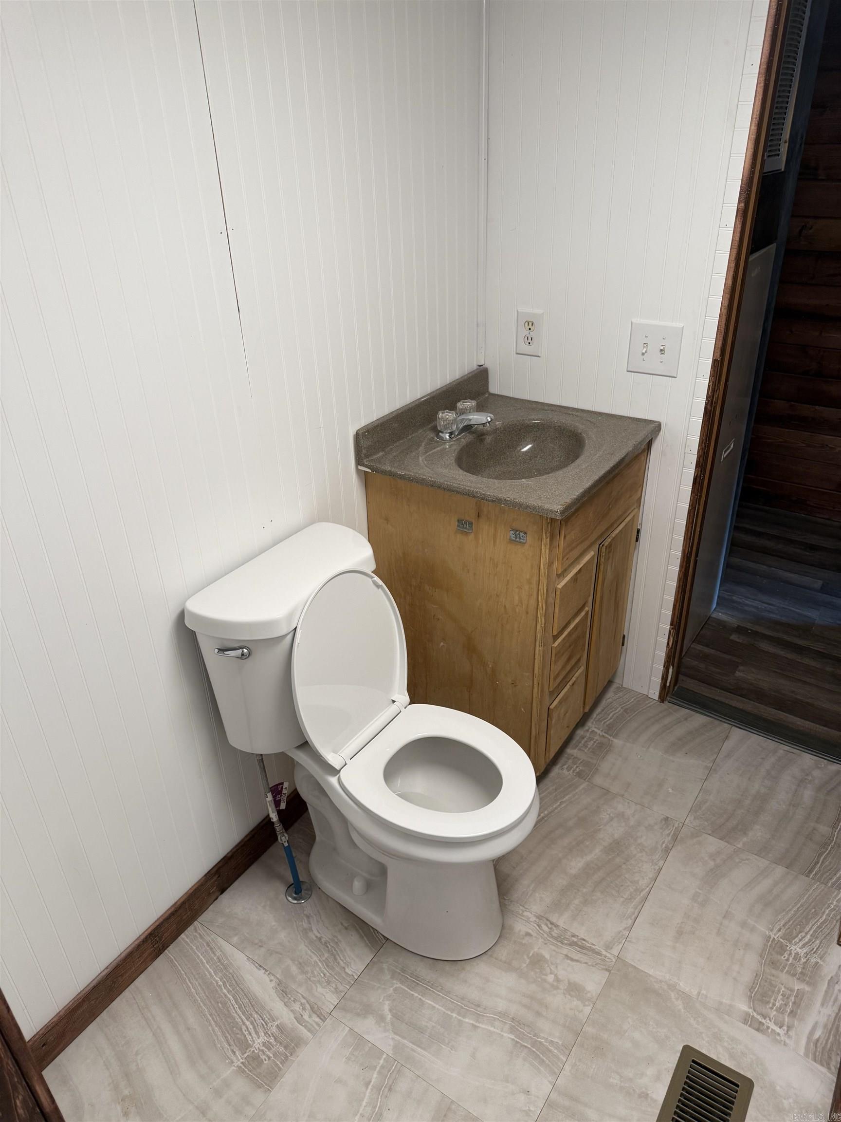 737 Gravel Hill  Romance, AR