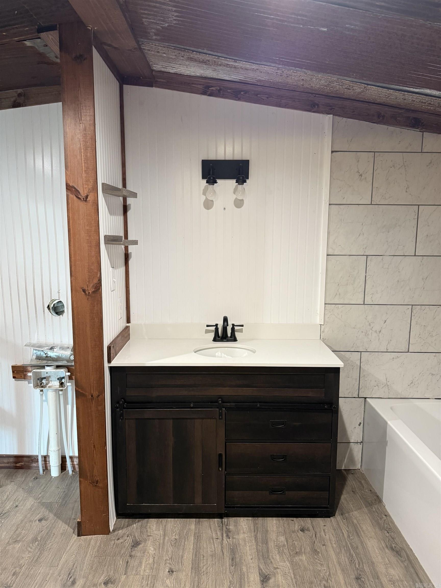 737 Gravel Hill  Romance, AR