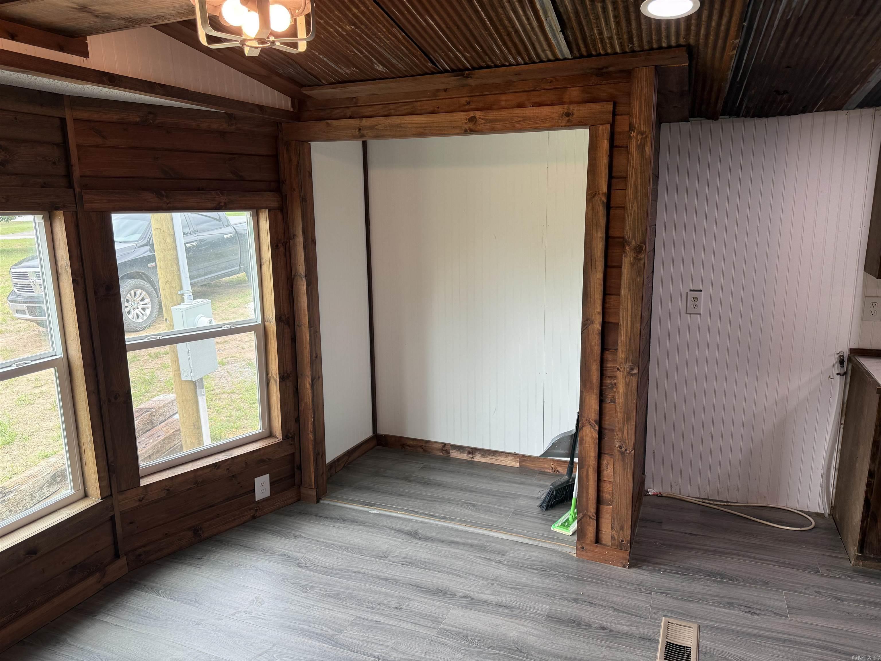 737 Gravel Hill  Romance, AR