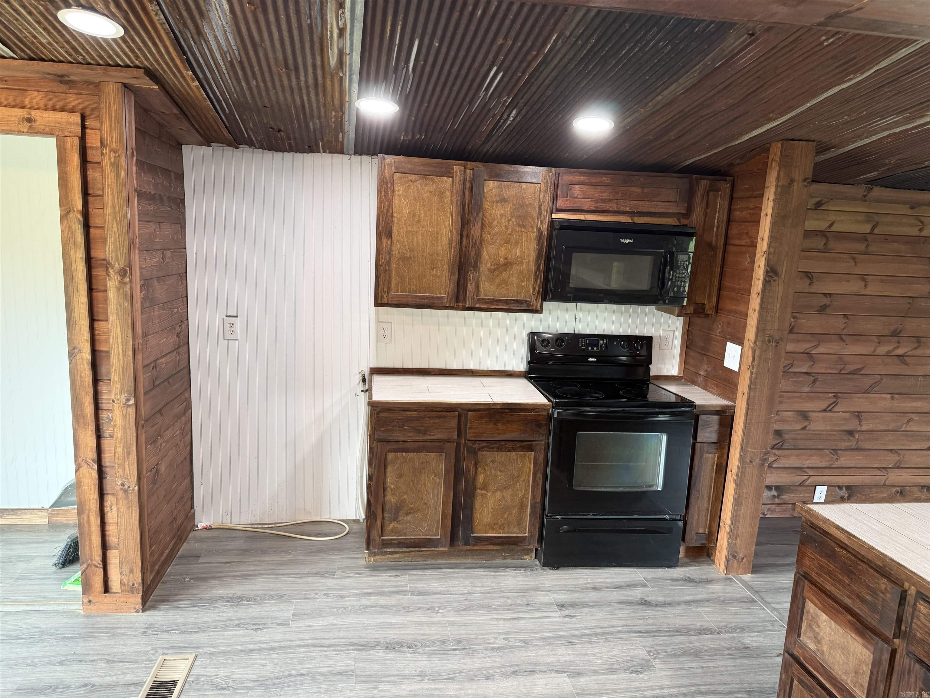 737 Gravel Hill  Romance, AR