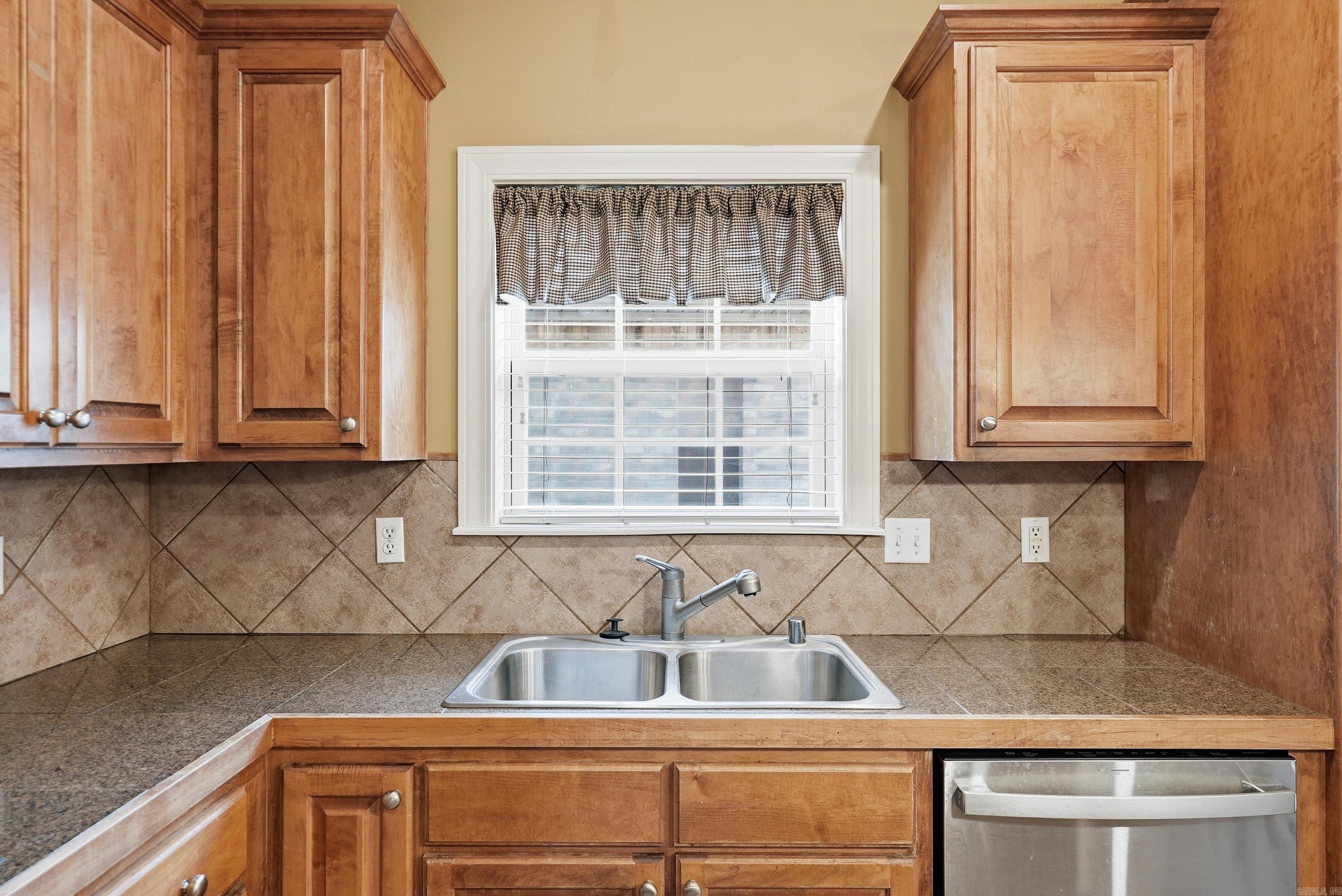 121 Lily Drive  Maumelle, AR