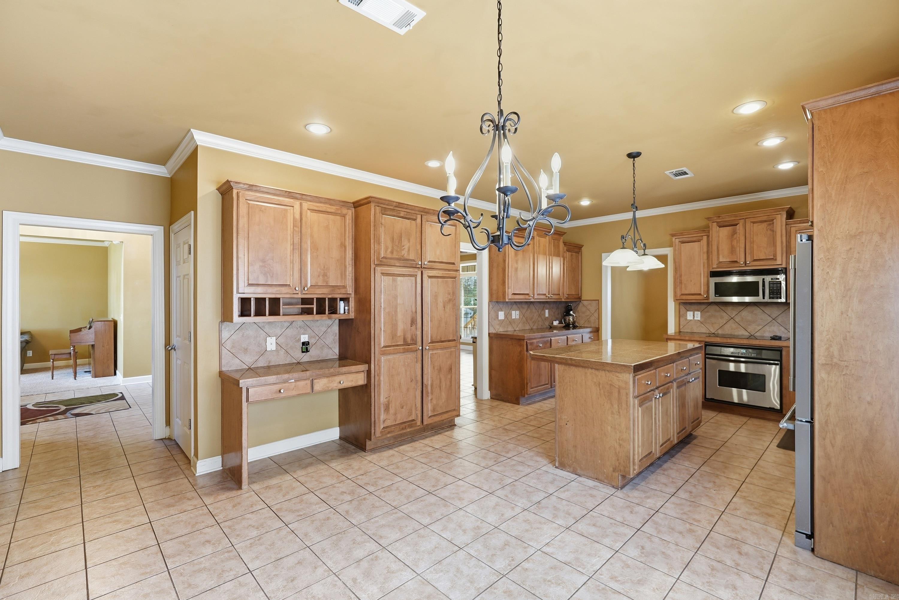 121 Lily Drive  Maumelle, AR