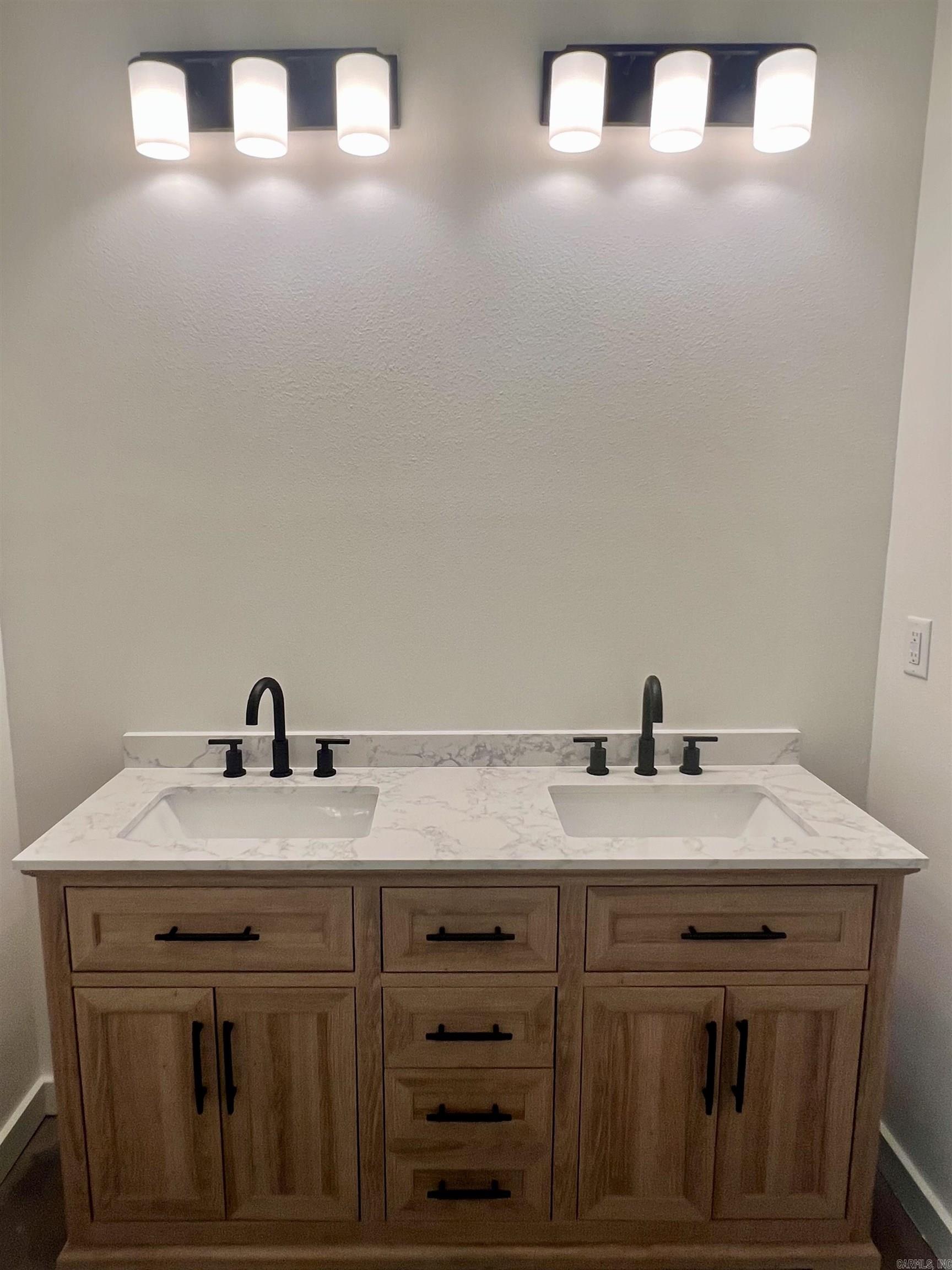 2306 Valmar  Little Rock, AR