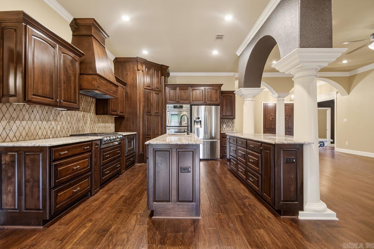 127 Lake Valley Dr.  Maumelle, AR