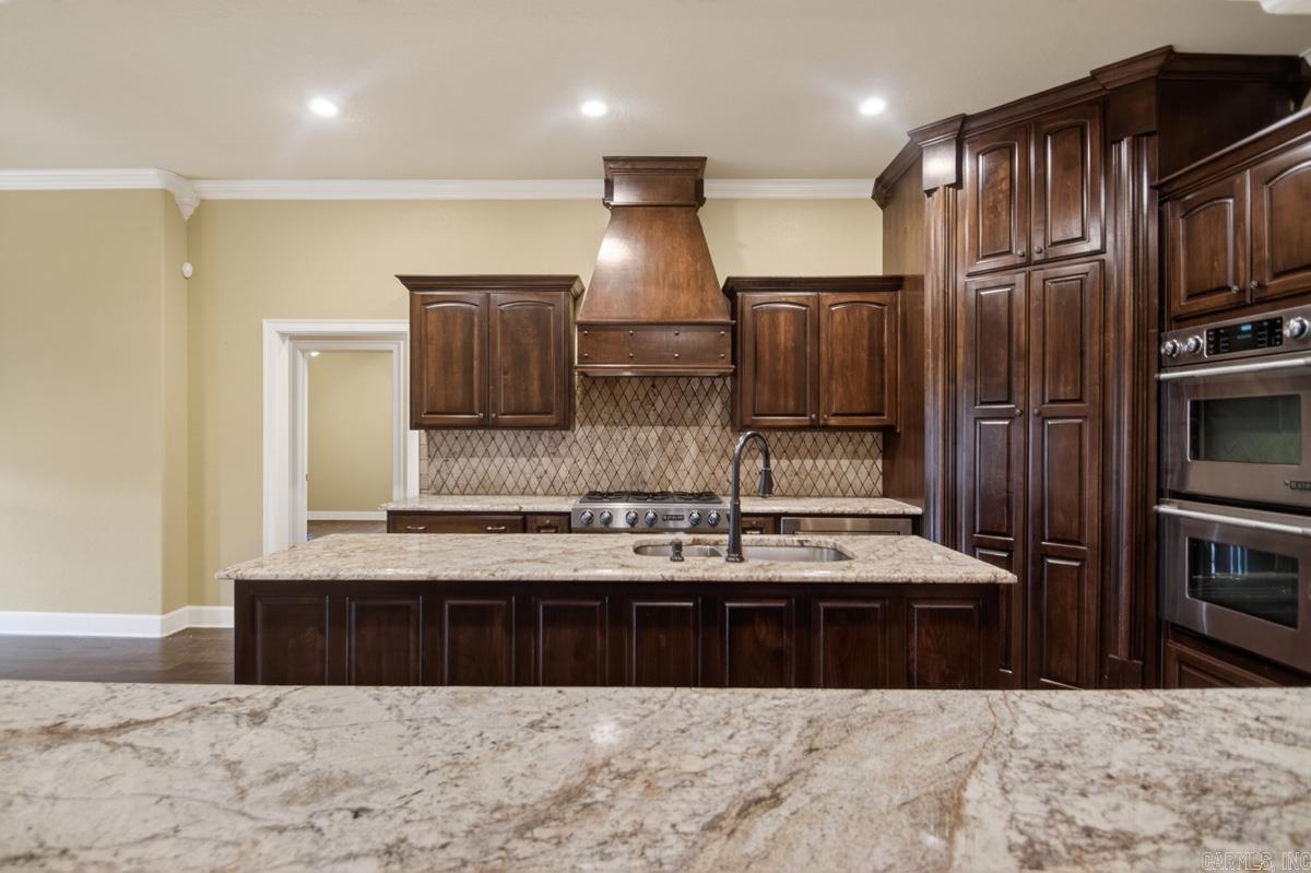 127 Lake Valley Dr.  Maumelle, AR