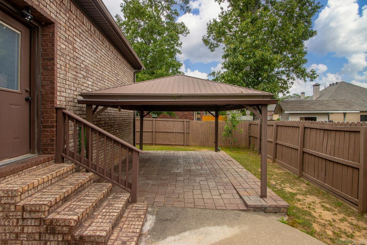 127 Lake Valley Dr.  Maumelle, AR