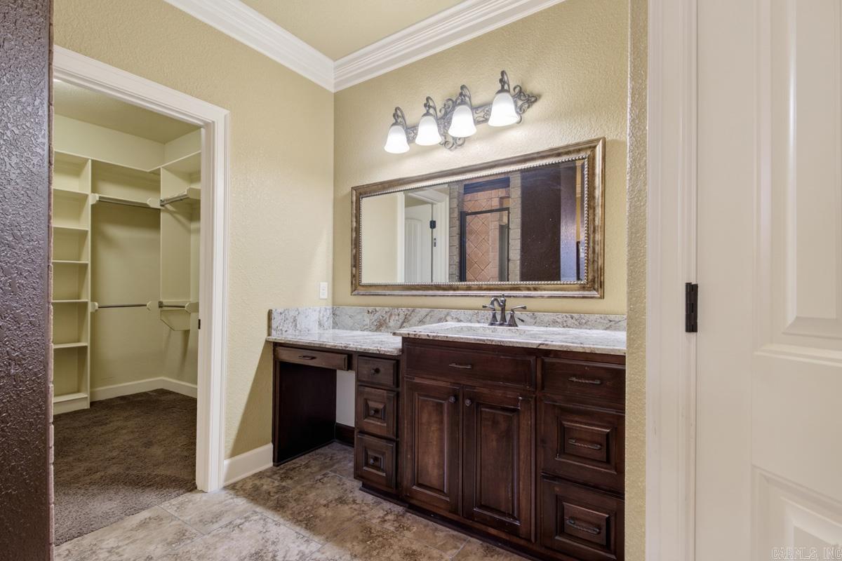 127 Lake Valley Dr.  Maumelle, AR