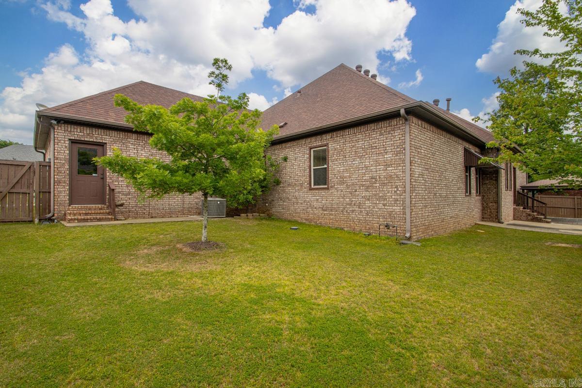 127 Lake Valley Dr.  Maumelle, AR