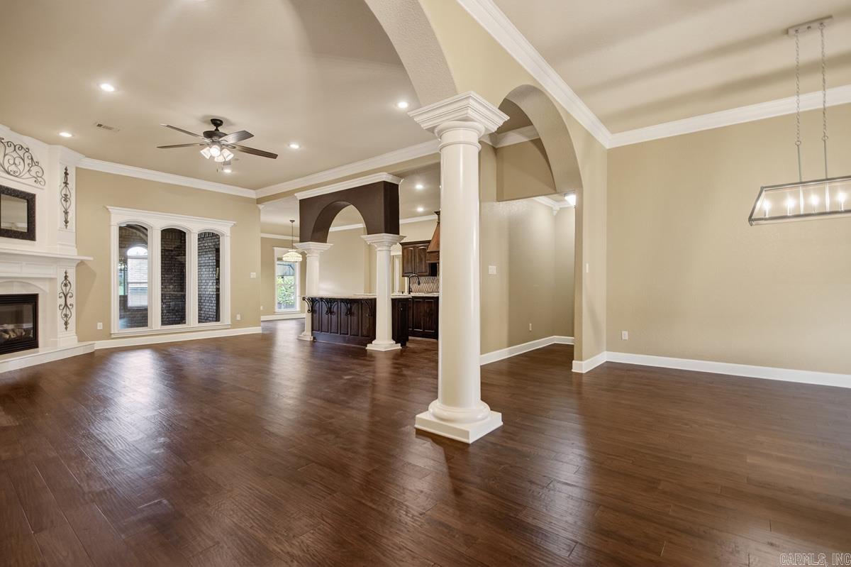 127 Lake Valley Dr.  Maumelle, AR