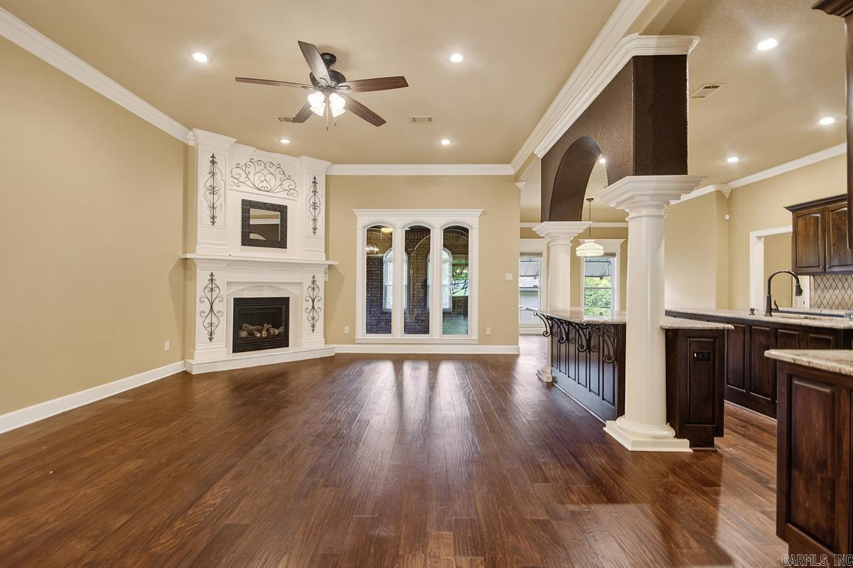 127 Lake Valley Dr.  Maumelle, AR