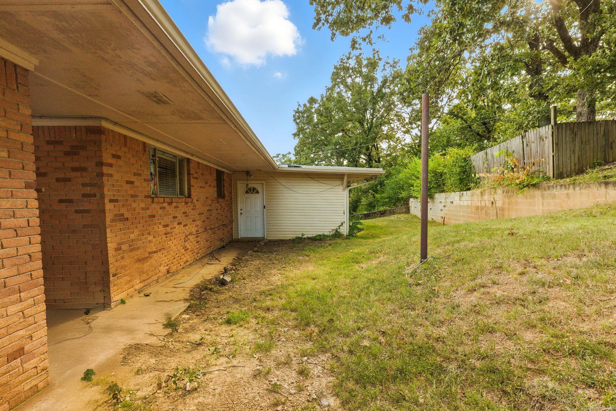 1900 Broken Arrow  North Little Rock, AR