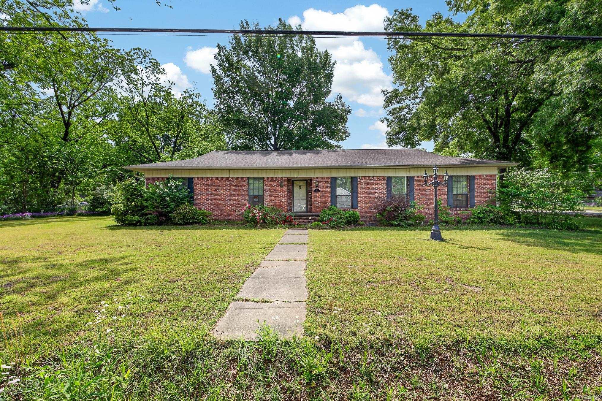 111 S Jackson  Cabot, AR