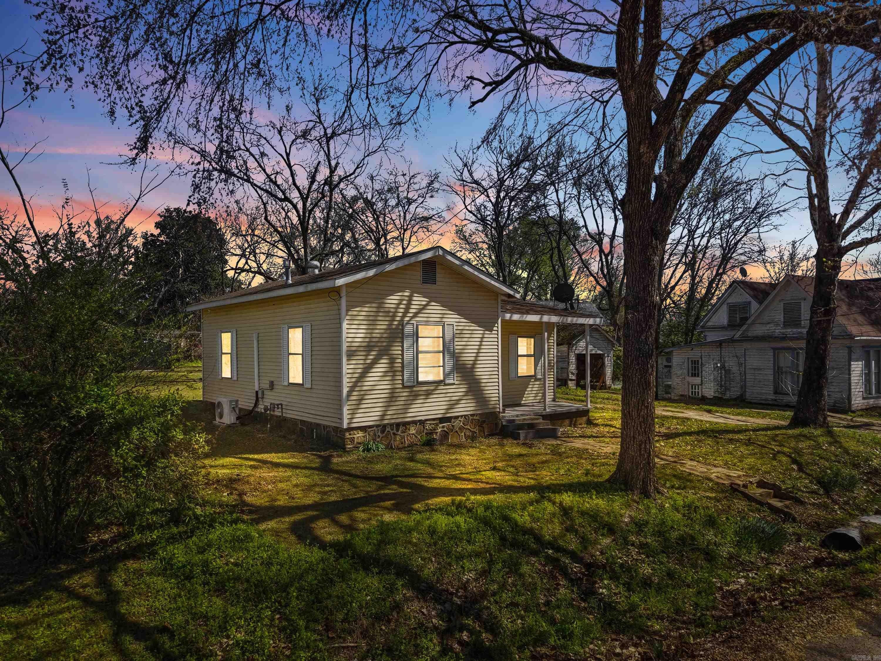 202 N Griffin Street  Morrilton, AR