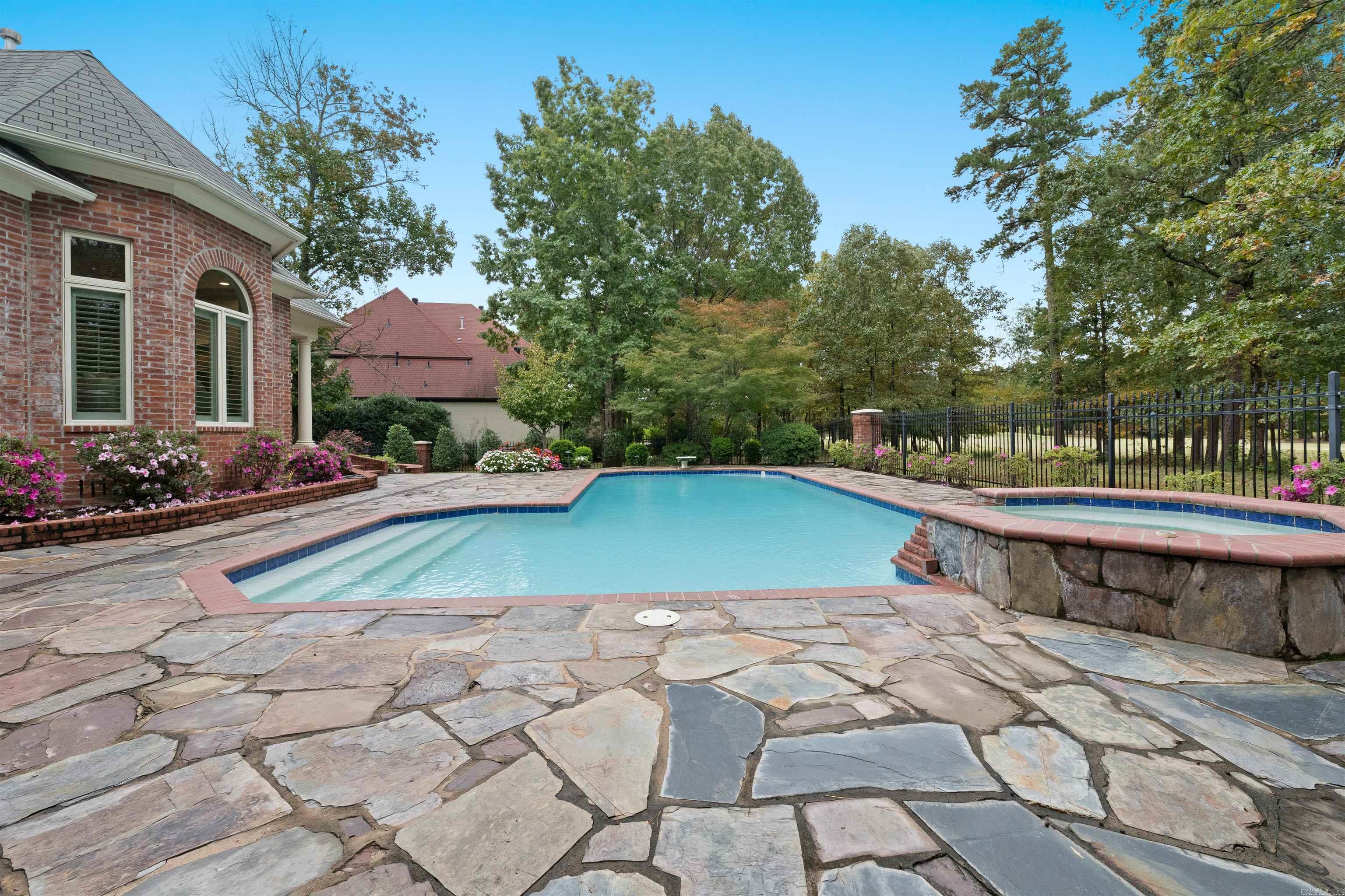 67 Sologne  Little Rock, AR