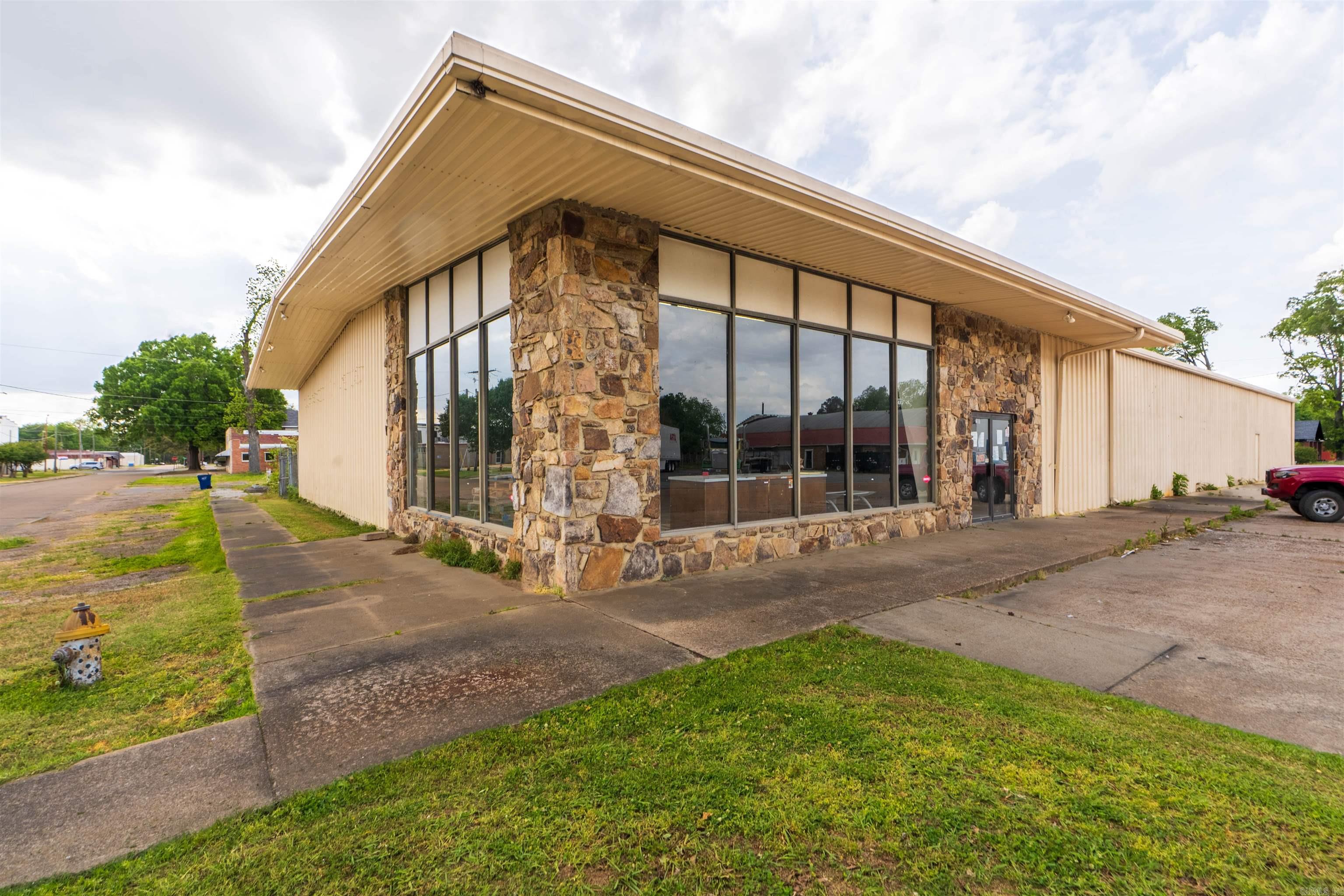 201 N New Orleans Ave  Brinkley, AR