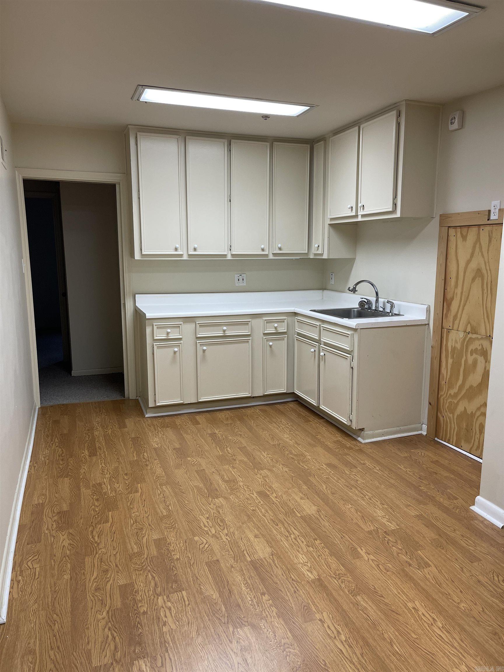 1529 S University Ave  Little Rock, AR