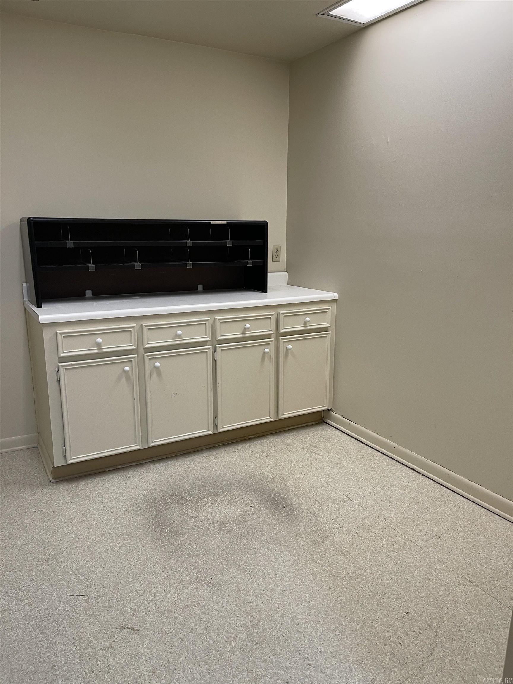 1529 S University Ave  Little Rock, AR