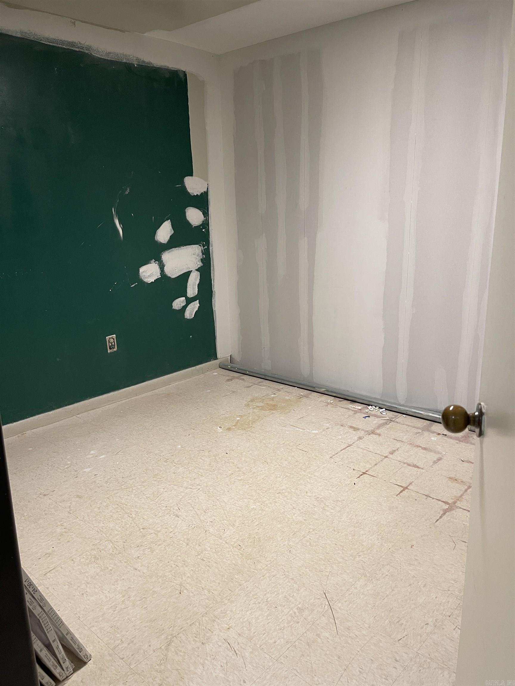 1529 S University Ave  Little Rock, AR