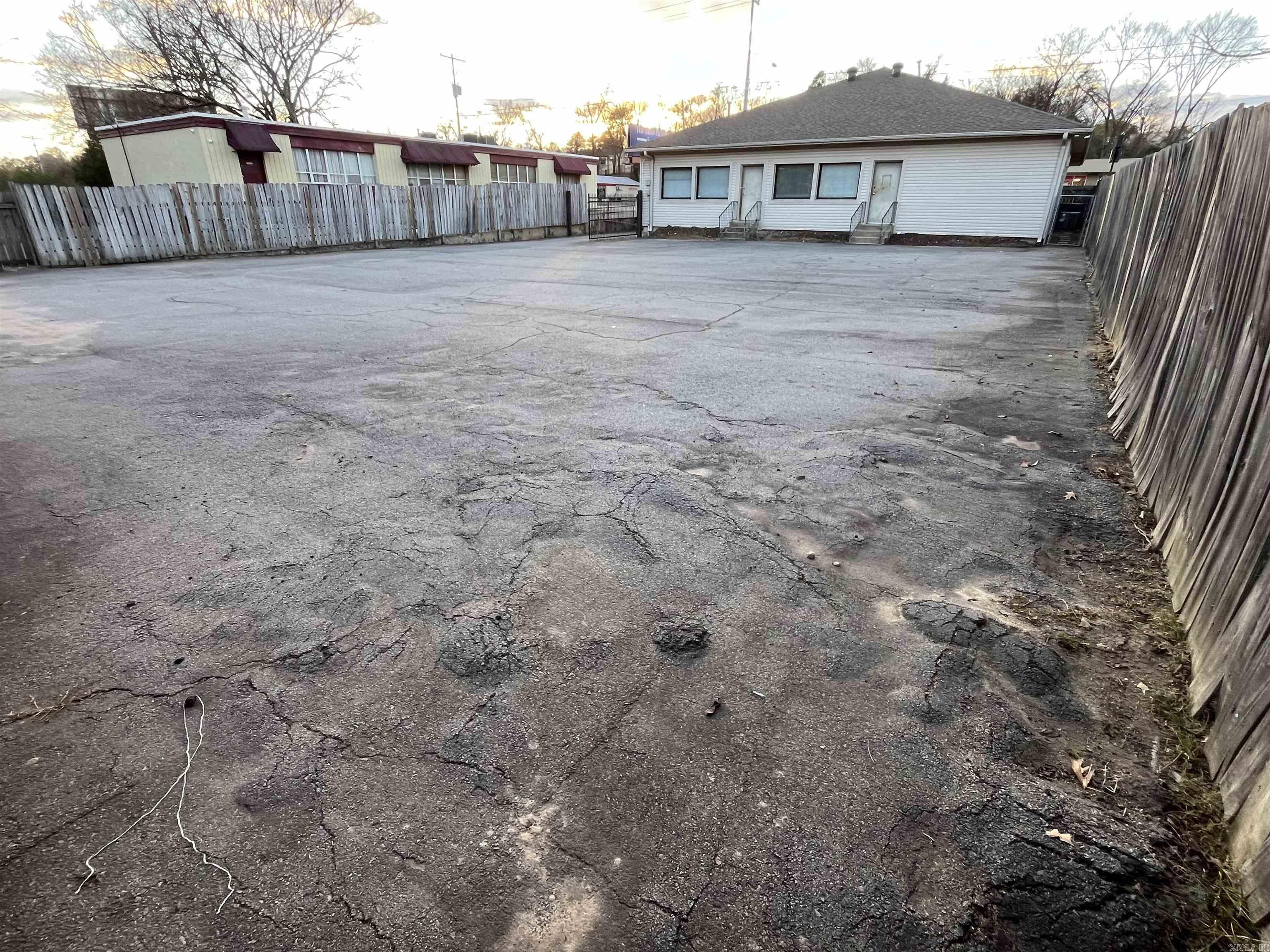 1529 S University Ave  Little Rock, AR