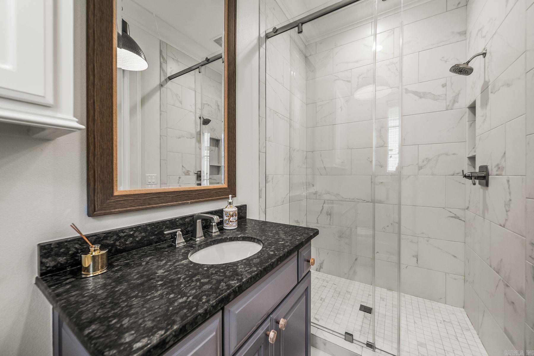 18 Hallen  Little Rock, AR