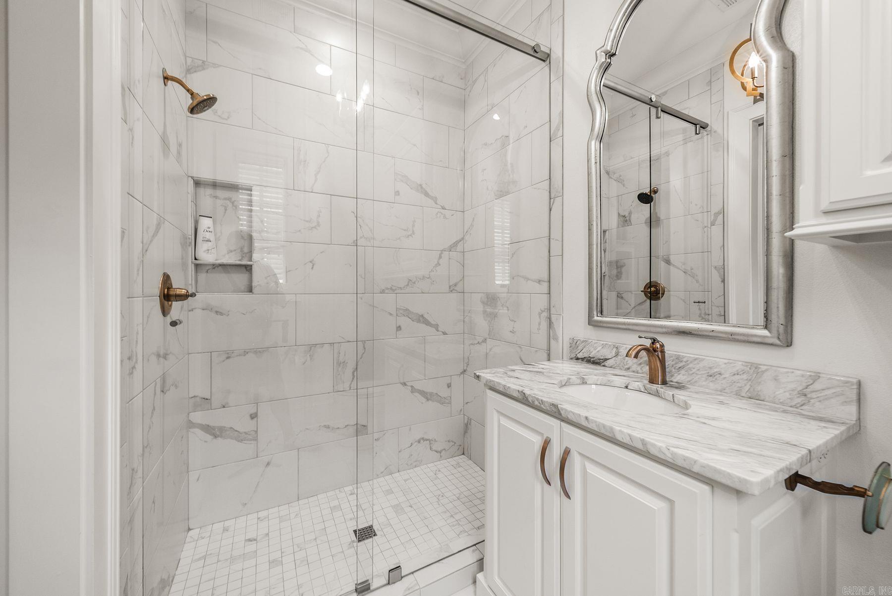 18 Hallen  Little Rock, AR