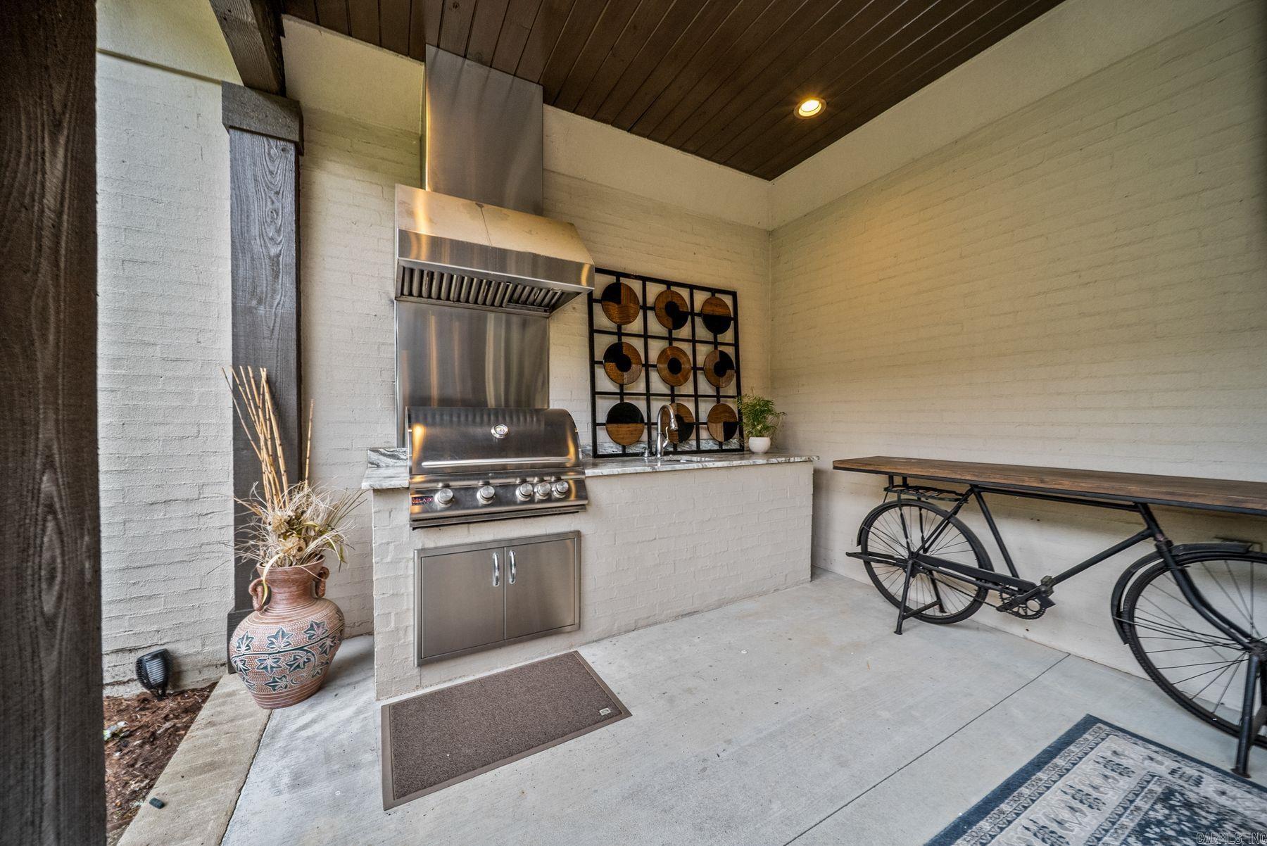 18 Hallen  Little Rock, AR