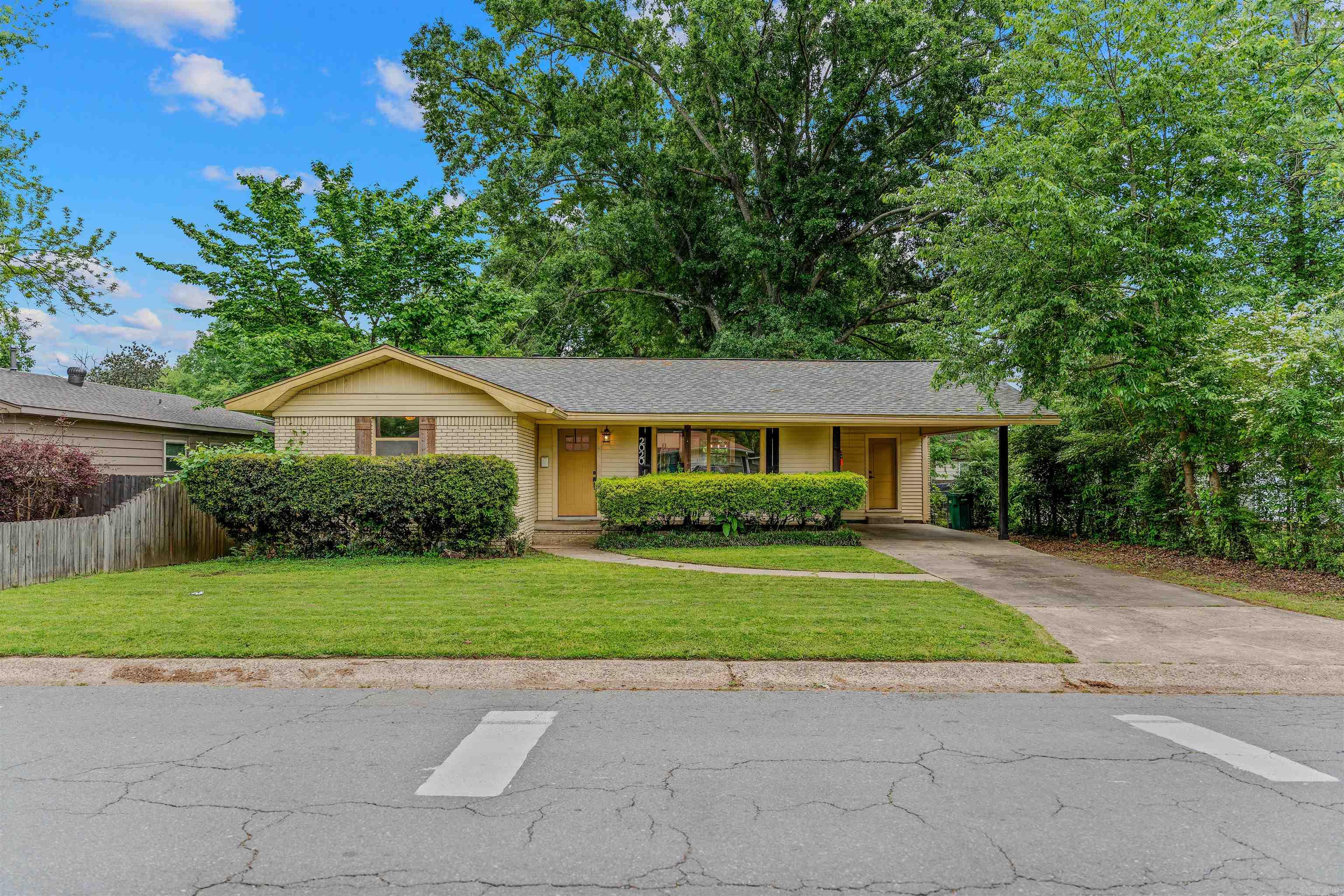 2020 W Sevier  Benton, AR