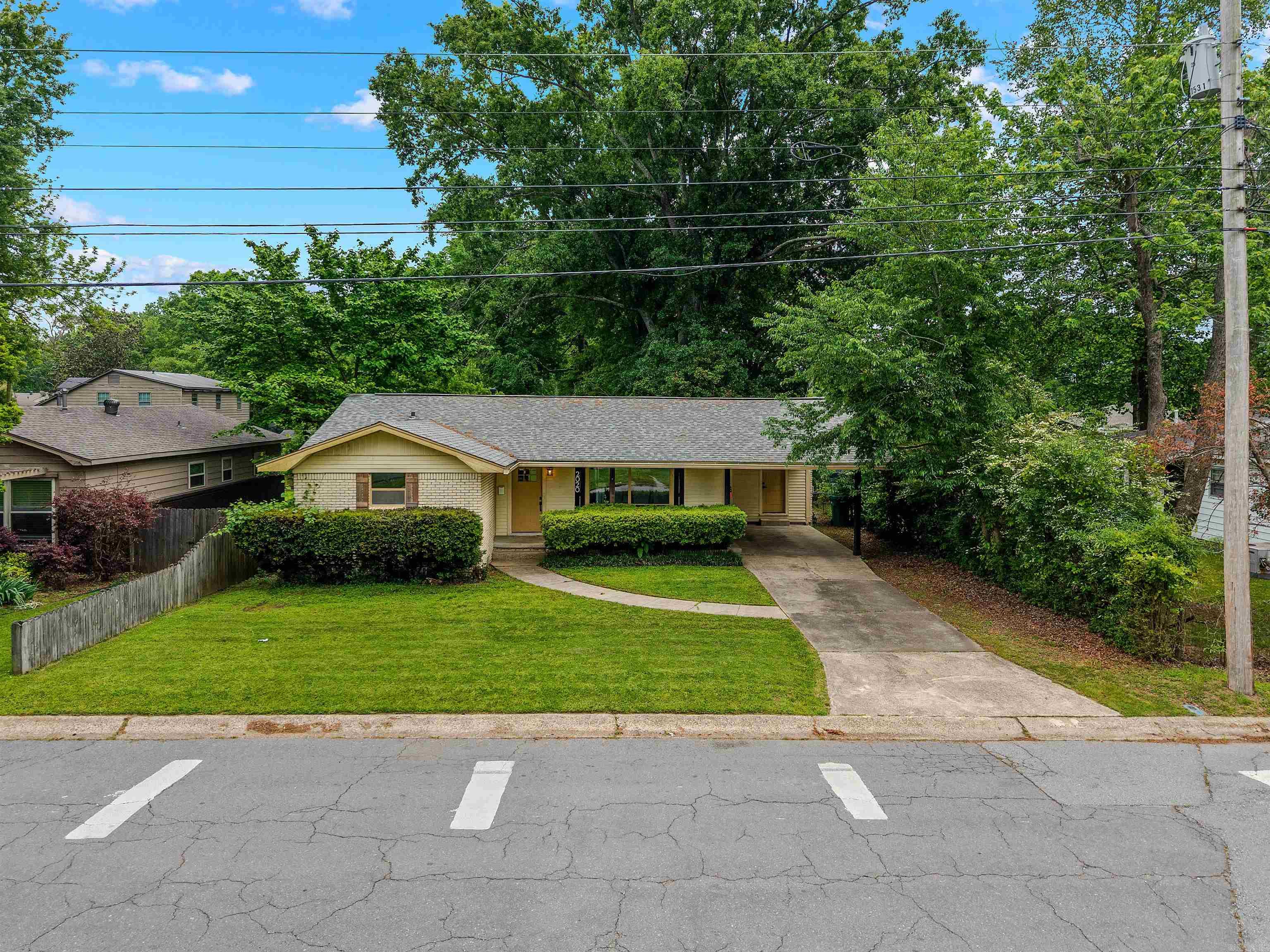 2020 W Sevier  Benton, AR