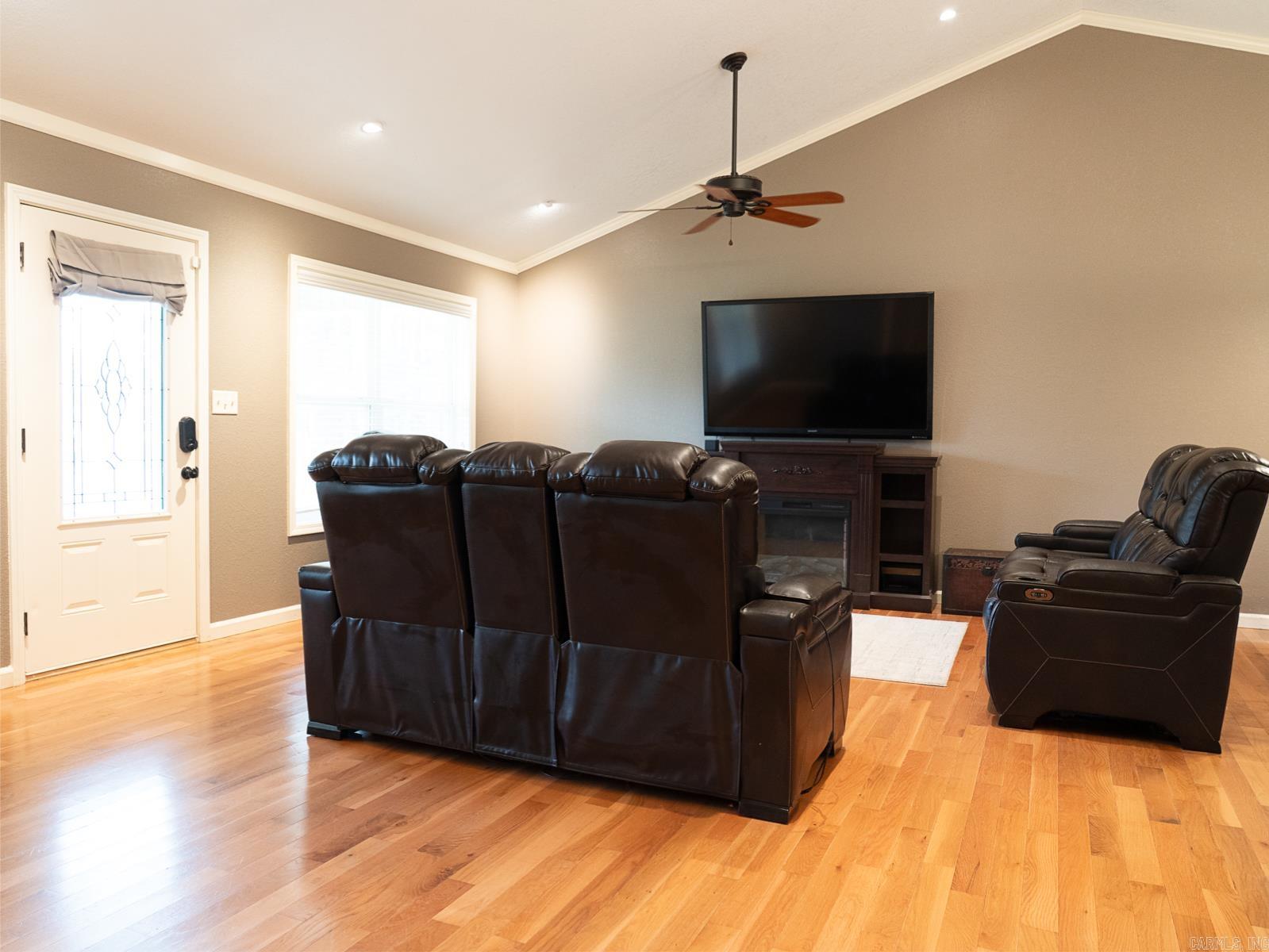 20 Pure Country Rd.  Greers Ferry, AR