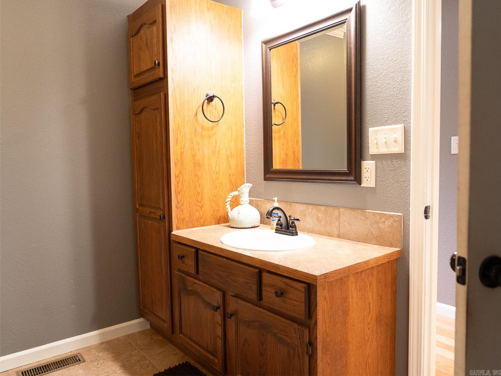 20 Pure Country Rd.  Greers Ferry, AR