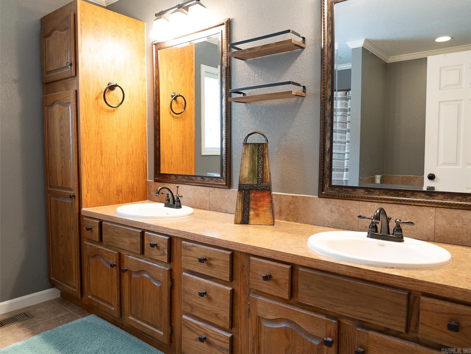 20 Pure Country Rd.  Greers Ferry, AR