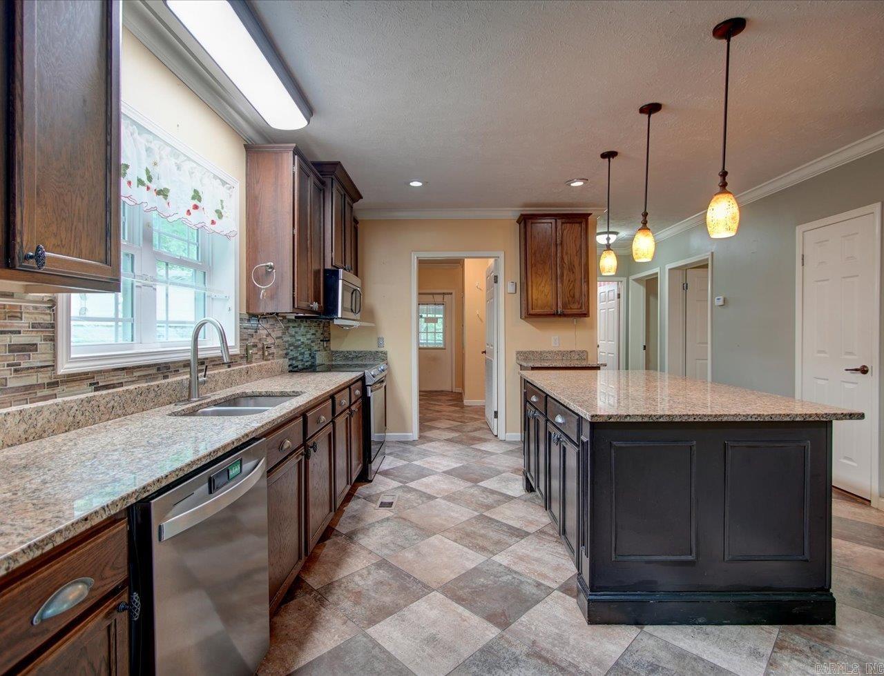 48 Shambley  Mount Ida, AR