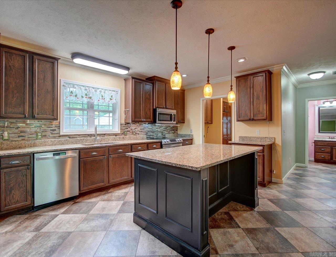 48 Shambley  Mount Ida, AR