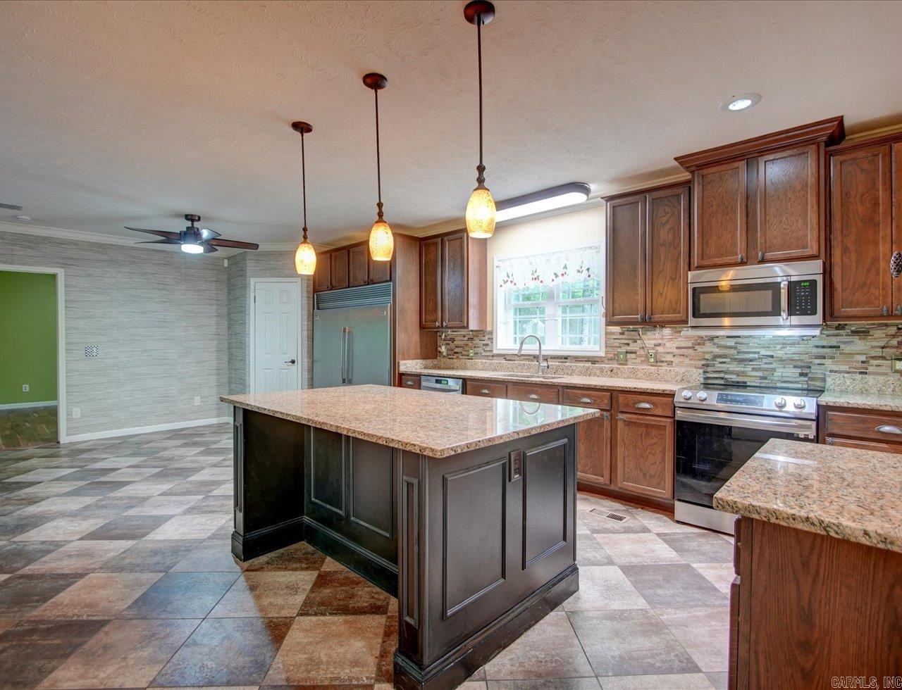 48 Shambley  Mount Ida, AR