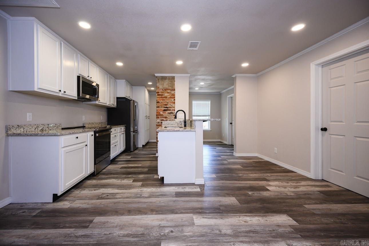 300 Reine Str.  Mena, AR