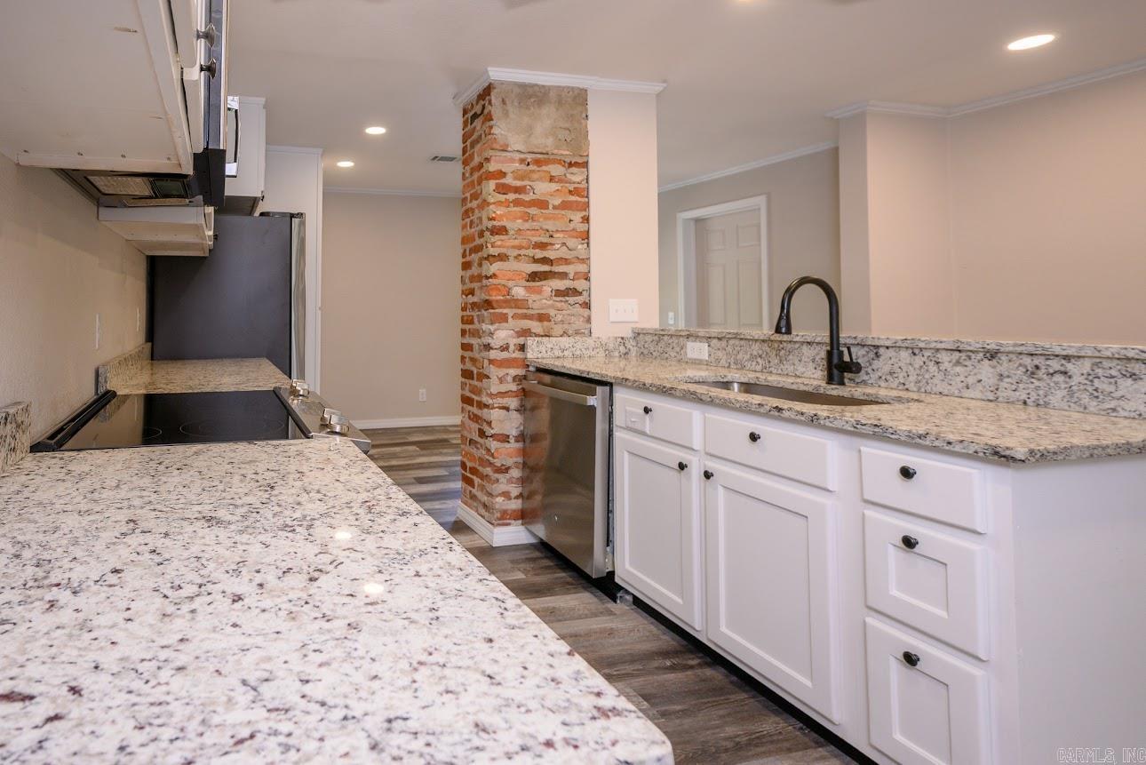 300 Reine Str.  Mena, AR